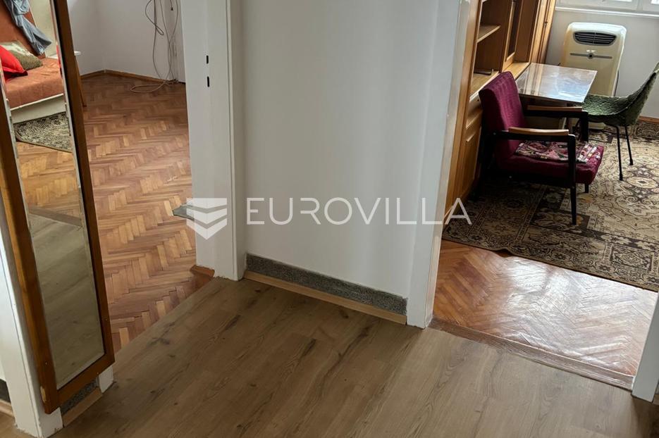 Apartmán Na predaj -  Karlovac