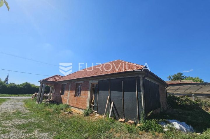Hiša Naprodaj - Osječko-baranjska Podgorač - foto 3/6