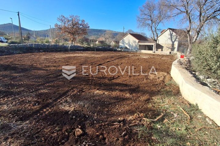 Parcela na predaj 450 m² – Podine
