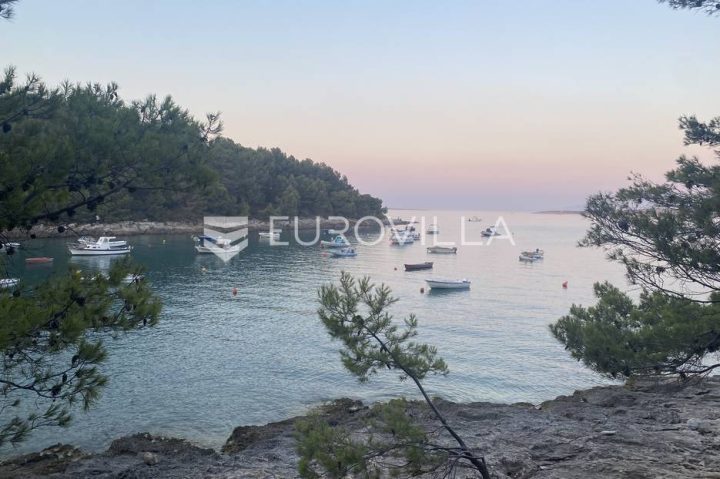 Zemljište na prodaju 2565 m² – Premantura