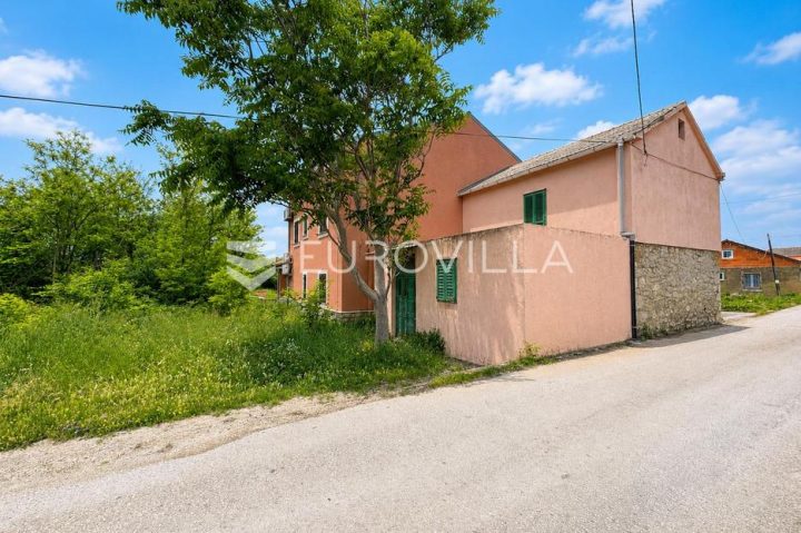 Dom na predaj 112 m² – Privlaka