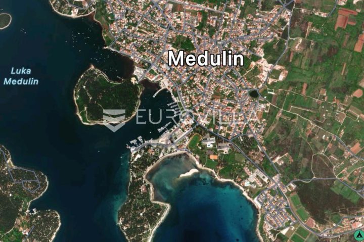 Zemljište na prodaju 672 m² – Medulin