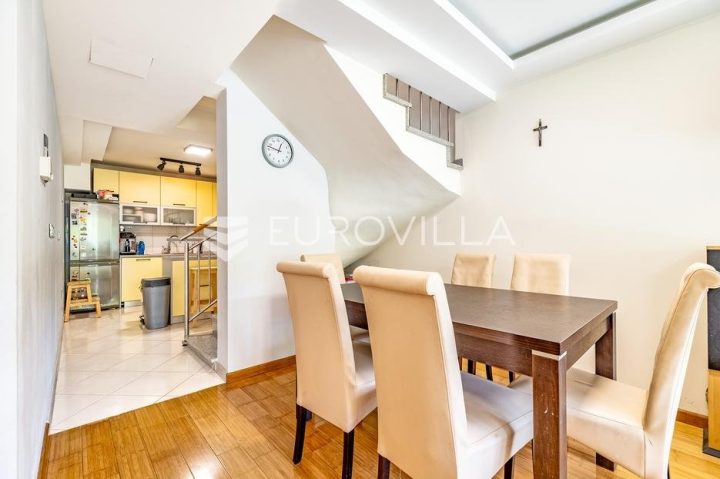 Apartma Naprodaj - Grad Zagreb Sesvete - foto 2/8