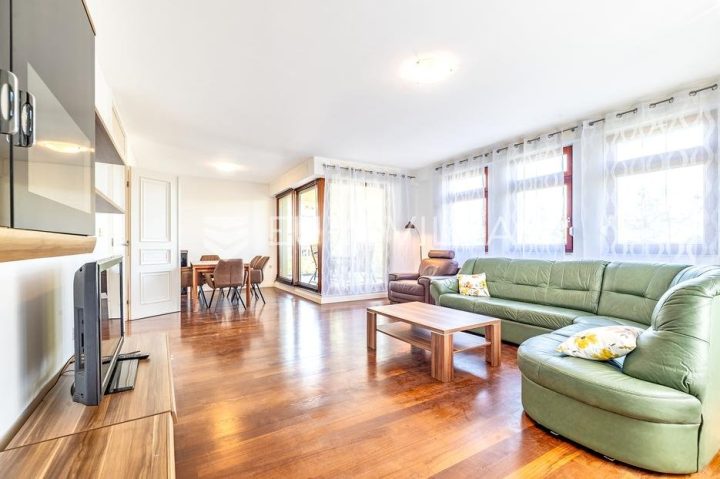 Appartement à louer 136 m² – Ksaver