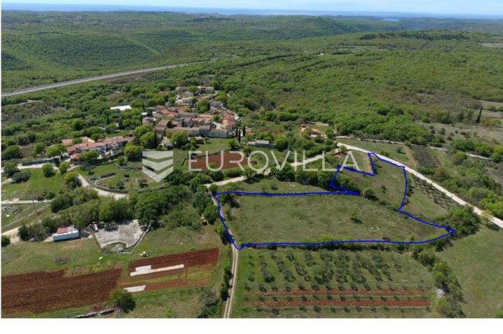 Zemljište na prodaju 8588 m² – Mrgani