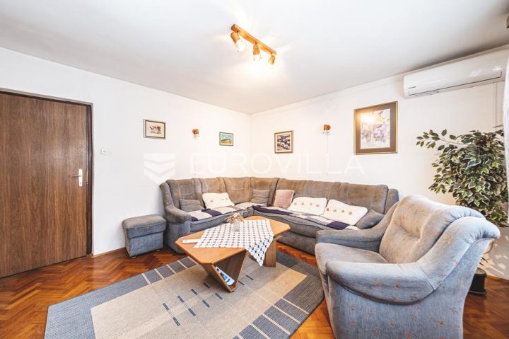 Kuća na prodaju 232 m² – Rudeš