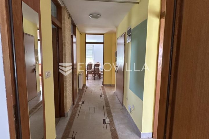 Stan na prodaju 64 m² – Mitnica