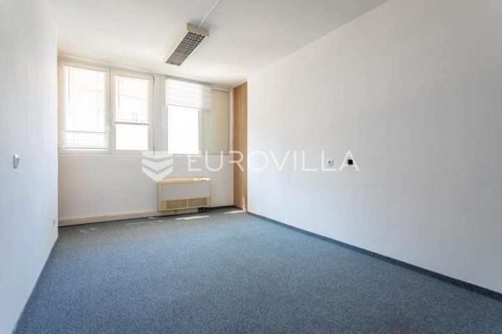 Gewerbefläche Zu vermieten - Splitsko-dalmatinska Split - foto 3/13