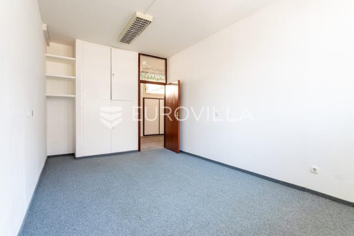 Gewerbefläche Zu vermieten - Splitsko-dalmatinska Split - foto 4/13