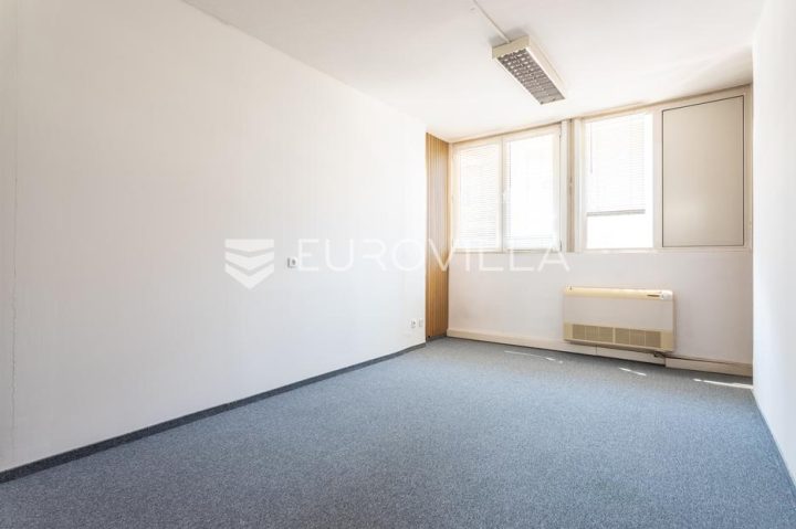 Gewerbefläche Zu vermieten - Splitsko-dalmatinska Split - foto 5/13