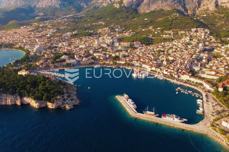 Zemljište Na prodaju -  Makarska