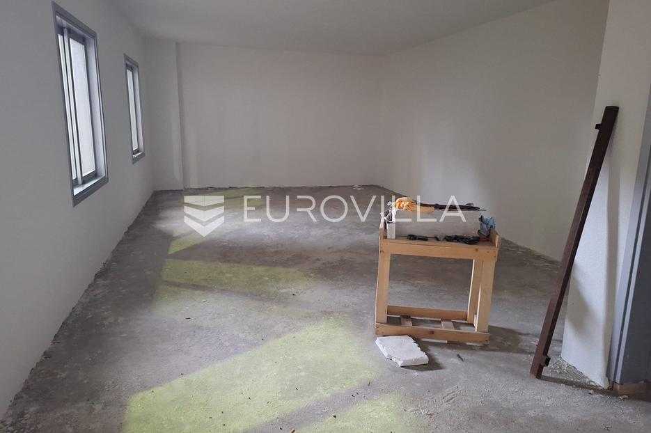 Komerčné Na predaj -  Karlovac