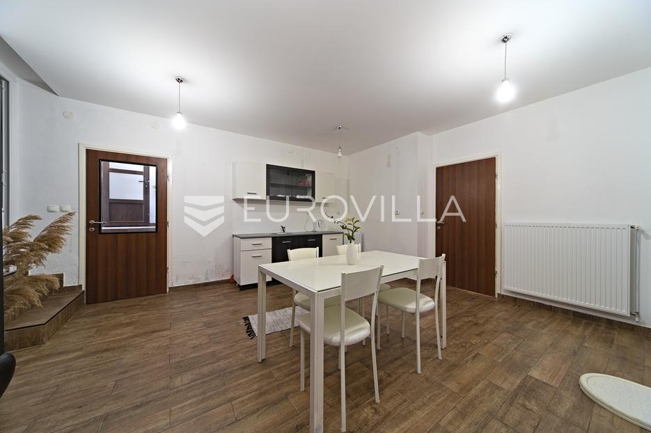 Commerciale In vendita - Osječko-baranjska Osijek