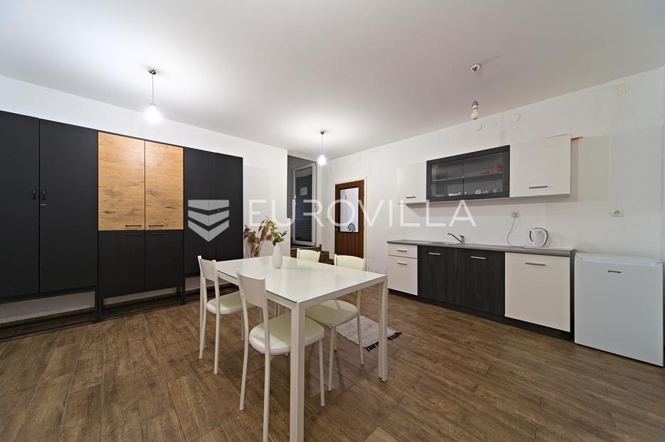 Commerciale In vendita - Osječko-baranjska Osijek