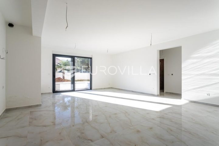 Apartmán na predaj 120 m² – Okrug Gornji