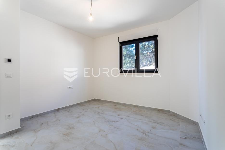 Apartma Naprodaj - Splitsko-dalmatinska Okrug