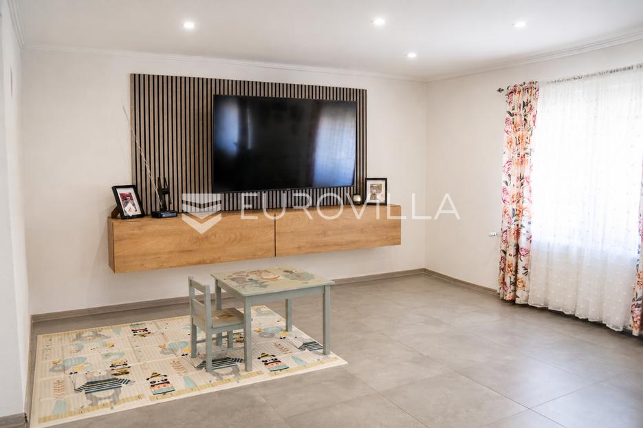 Haus Zu verkaufen - Otok - foto 2/17