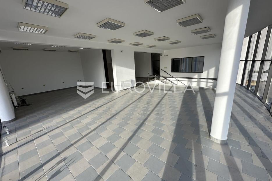 Poslovni prostori Na predaj -  Vukovar
