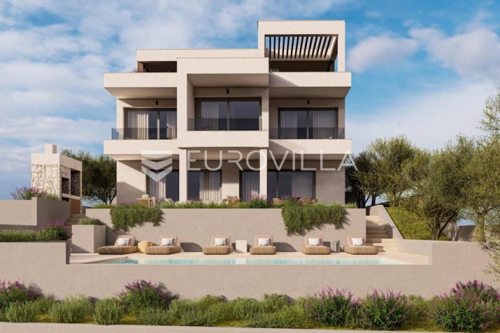 Hiša na predaj 220 m² – Ražanj