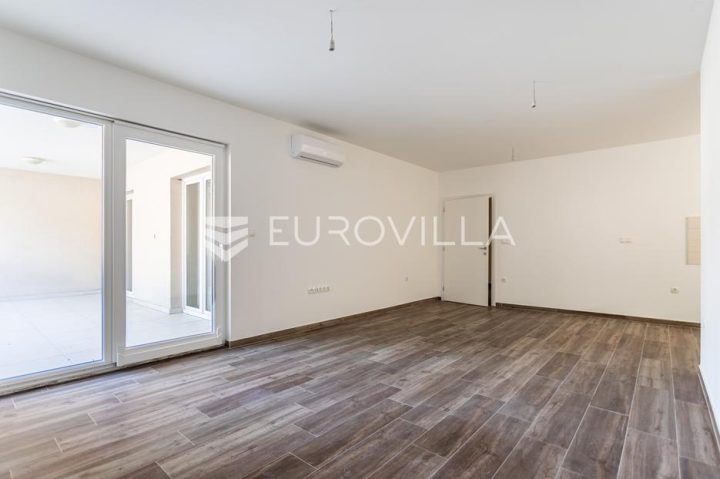 Appartamento In vendita - Splitsko-dalmatinska Okrug - foto 2/13