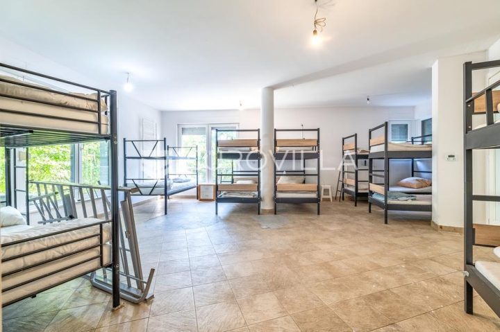Kuća na prodaju 450 m² – Vrapče