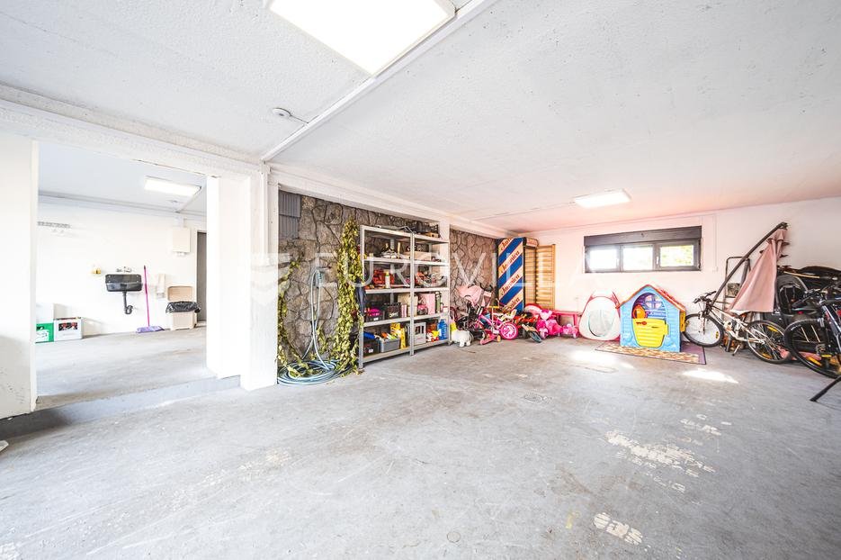 Casa In vendita - Grad Zagreb Podsused - Vrapče