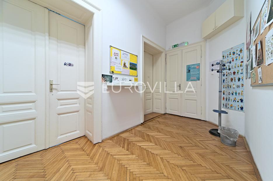 Commerciale In vendita -  Osijek