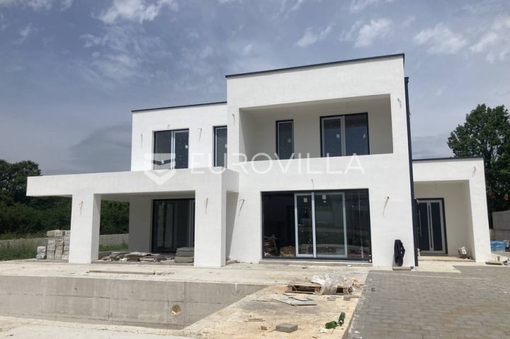 Casa in vendita 220 m² – Topid