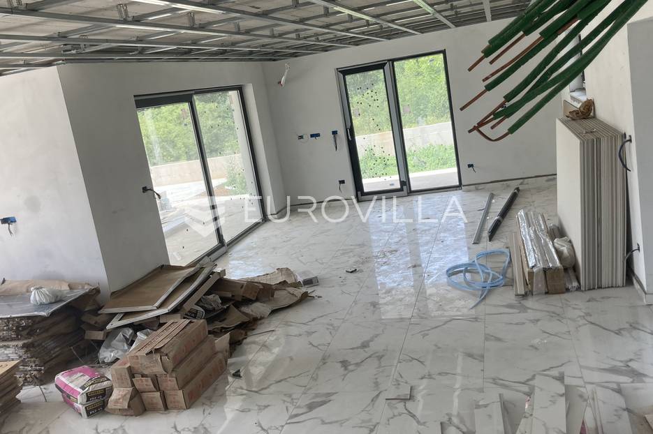 Kuća Na prodaju -  Raša