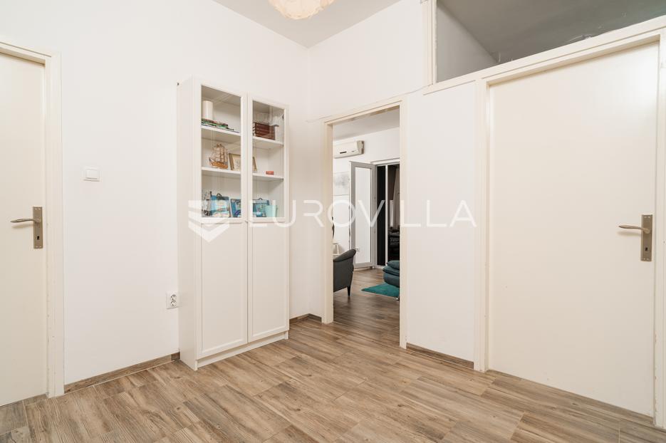 House For sale -  Preko