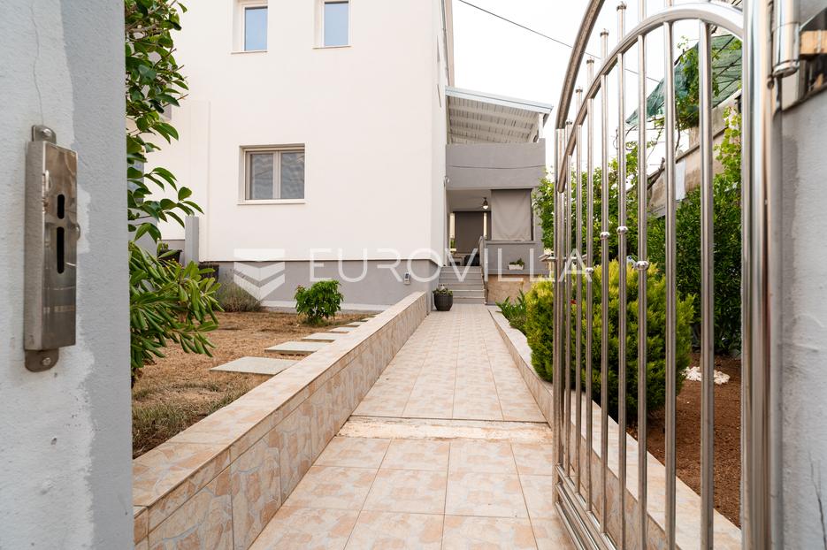 House For sale -  Preko