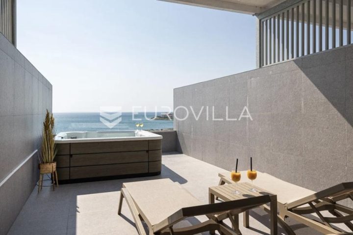Flat for sale 72 m² – Povljana