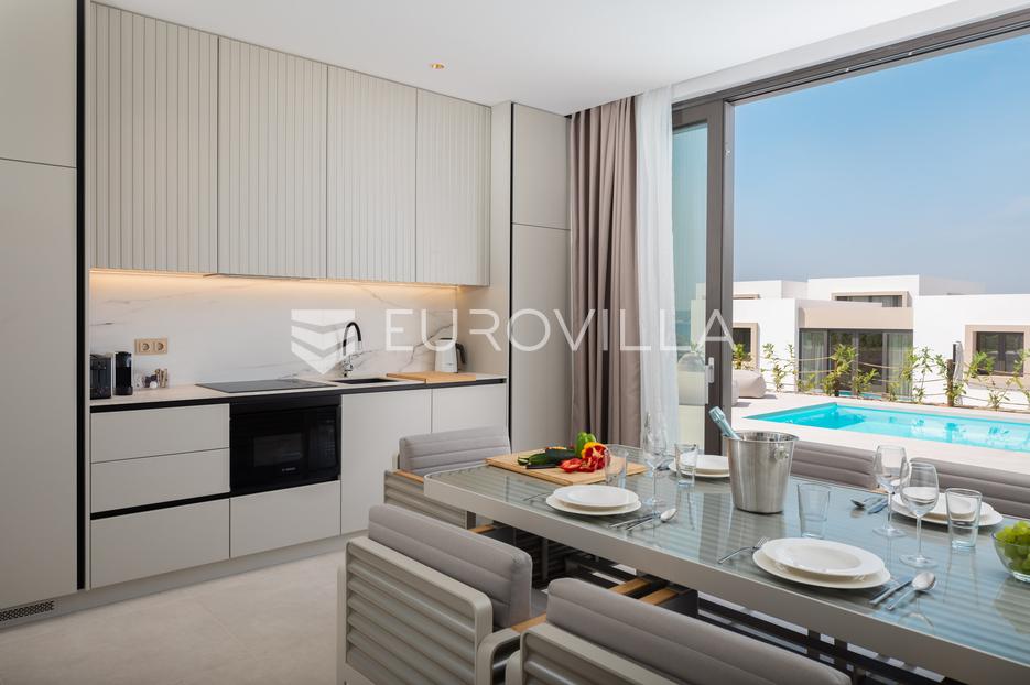 House For sale -  Tkon
