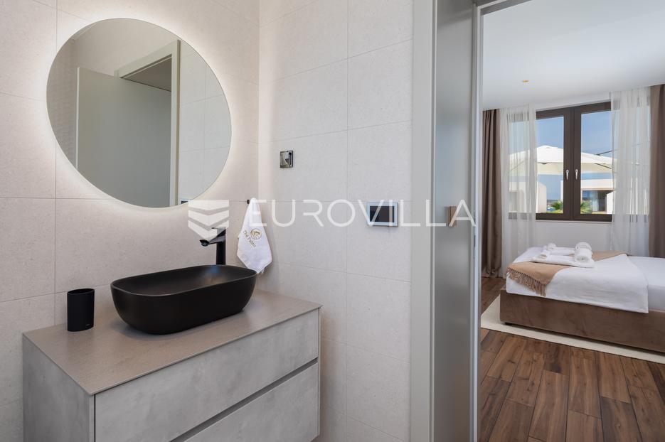 House For sale -  Tkon