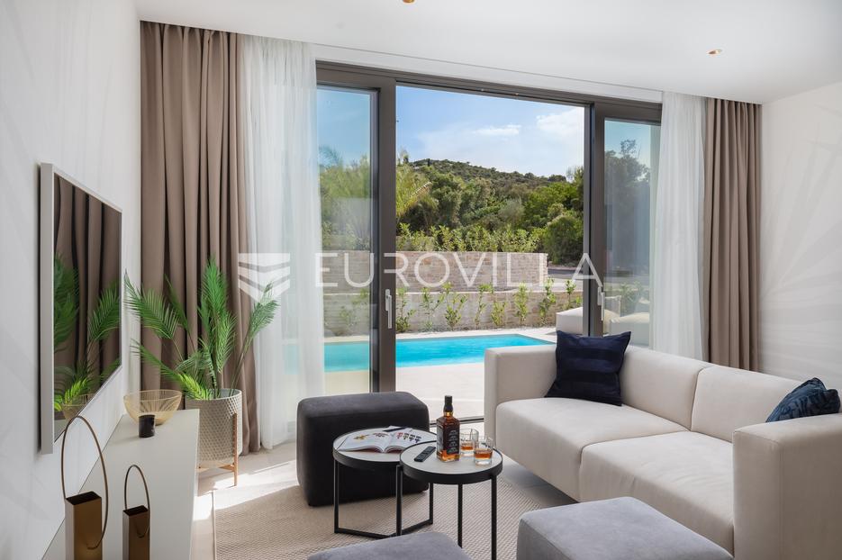 House For sale -  Tkon