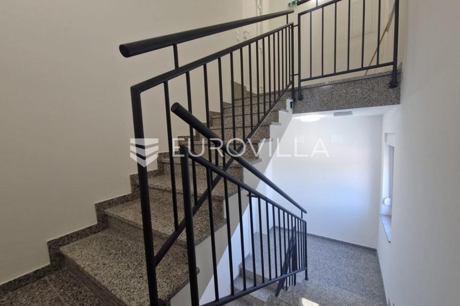 Flat For sale -  Vir
