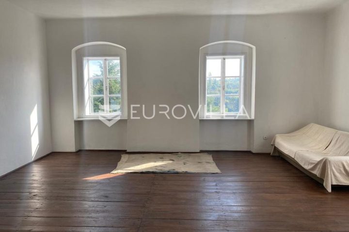Casa in vendita 727 m² – Pofuki