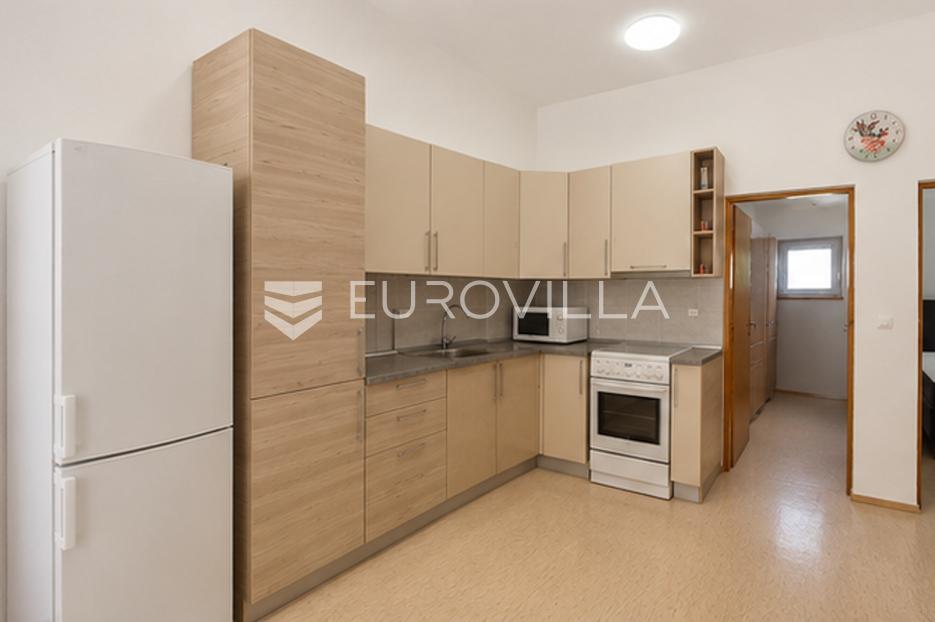 House For sale -  Vir