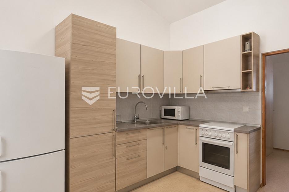 House For sale -  Vir