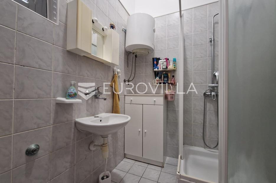 House For sale -  Vir
