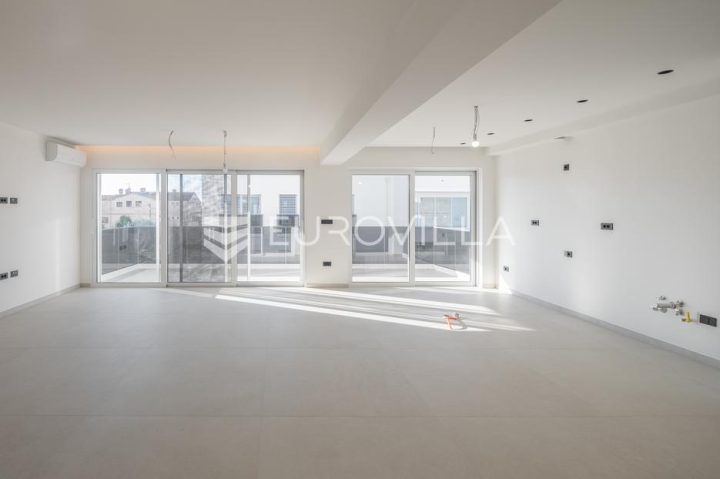Apartmán na prodej 201 m² – Rovinj