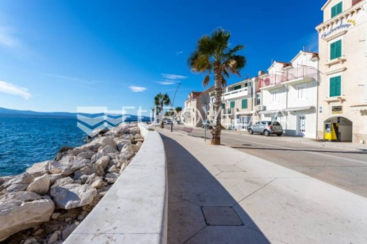Land for sale 6172 m² – Bol