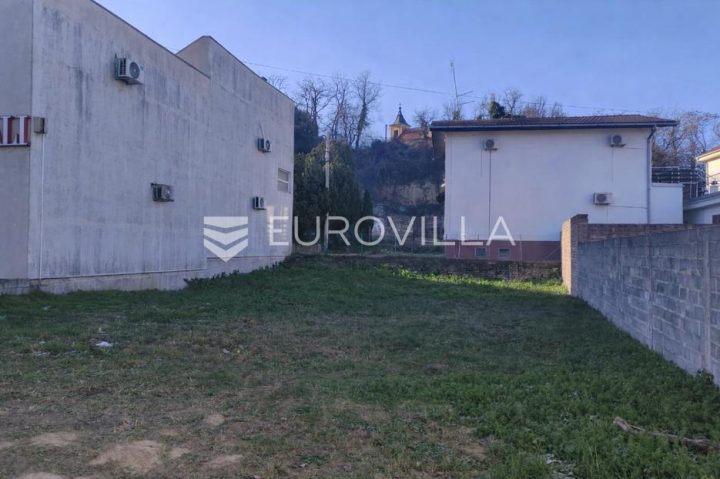 Pozemok na predaj 399 m² – Centar