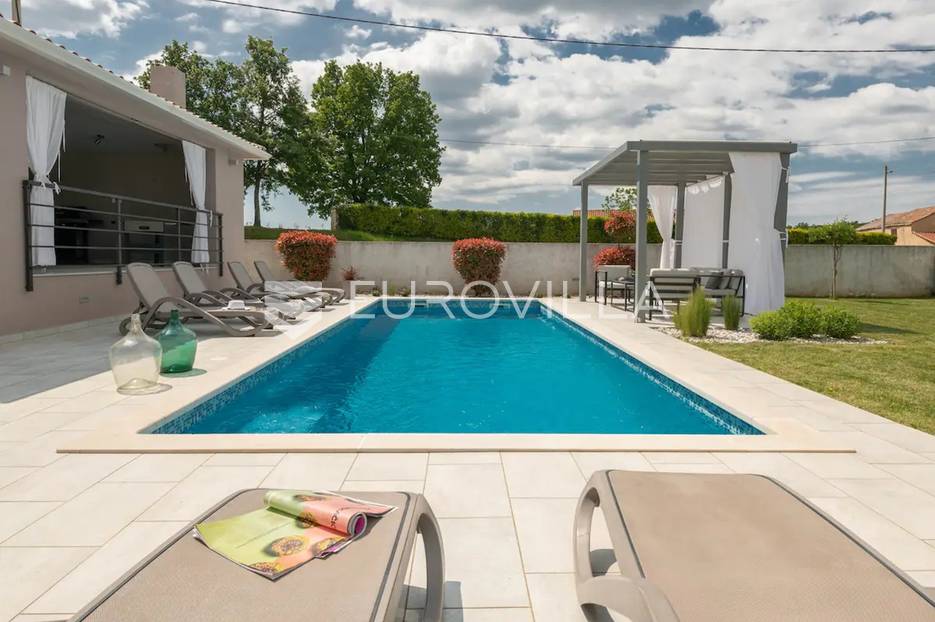 Maison À vendre -  Barban