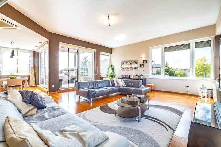 Apartmán na predaj 190 m² – Srebrnjak