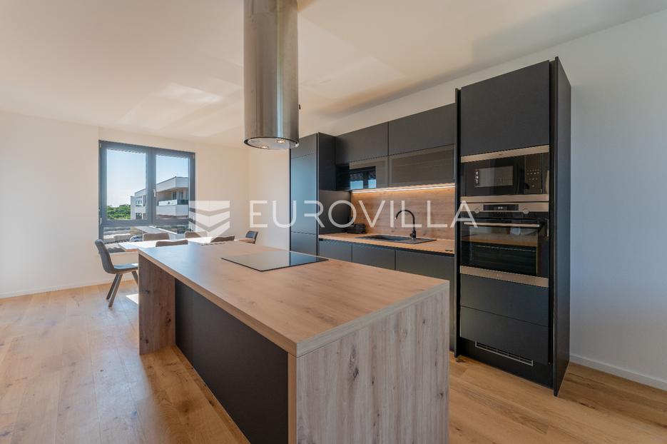 Apartma Na predaj -  Pula