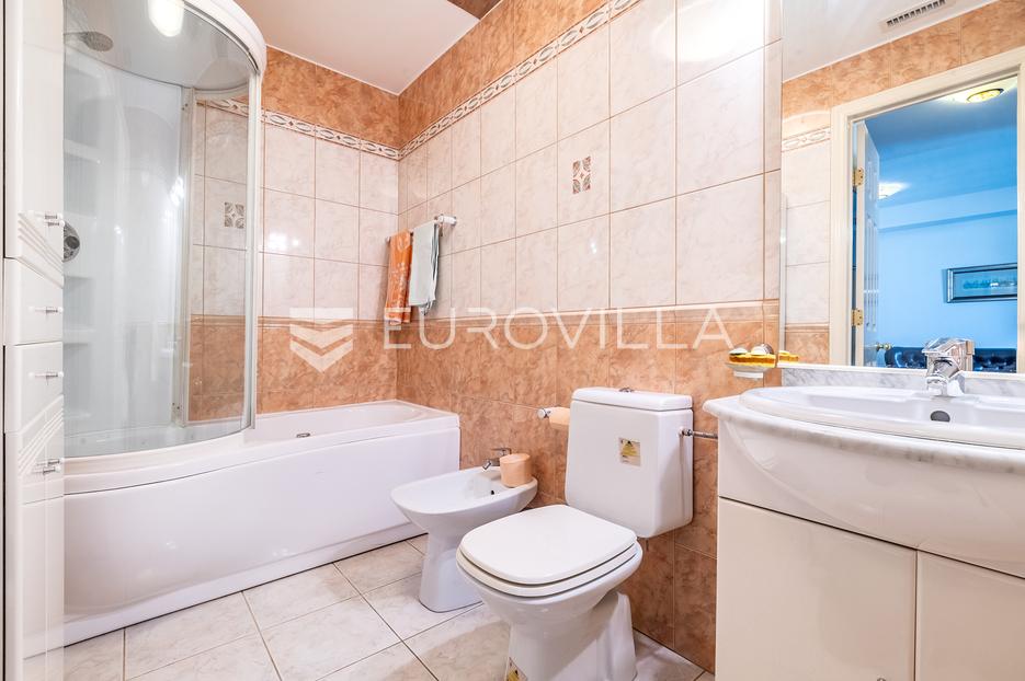 Appartamento In vendita -  Donji Grad
