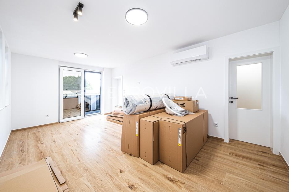 Apartma Na predaj - Grad Zagreb Peščenica - žitnjak - foto 2/11