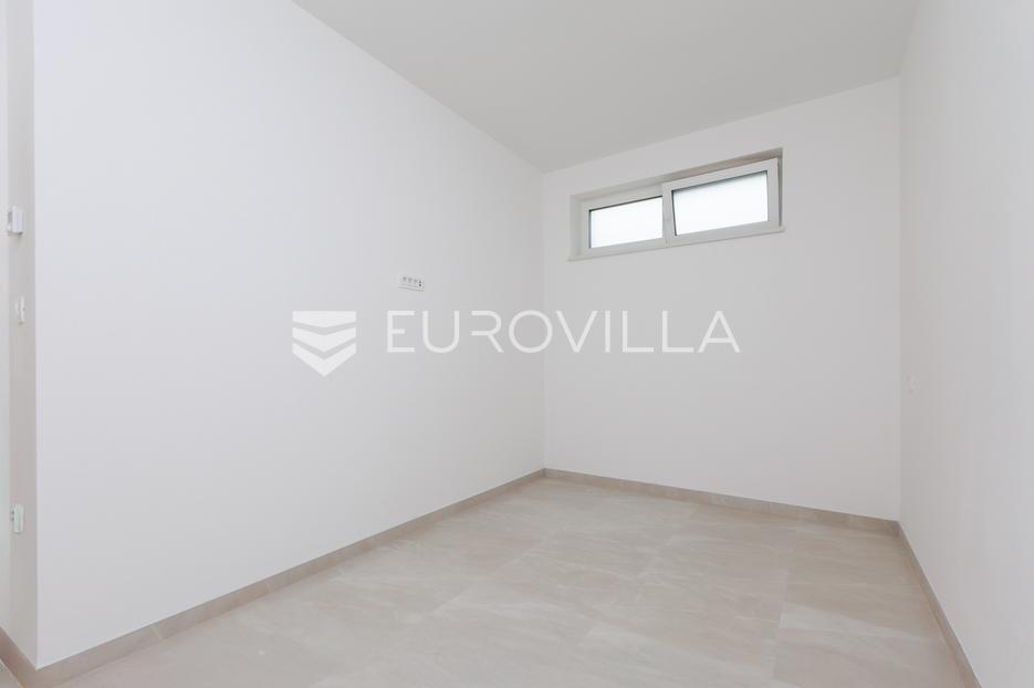 Stan Na prodaju -  Crikvenica