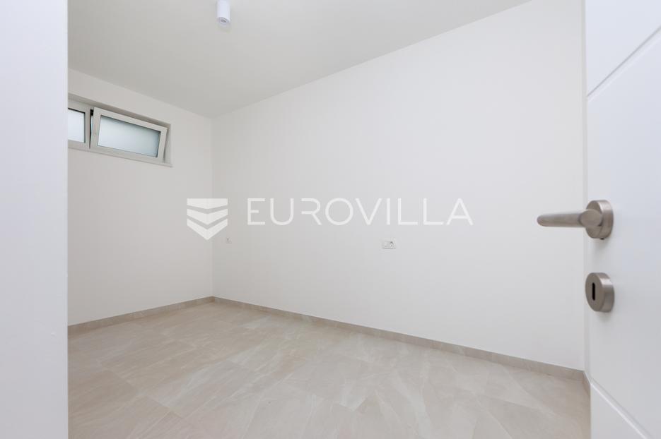 Stan Na prodaju -  Crikvenica